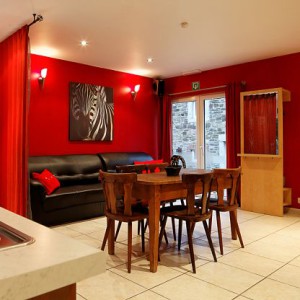 Maison_Fiche-Villas-de-luxe-104772-03-Spa-(Jalhay)-salle-a-manger-534316[1]